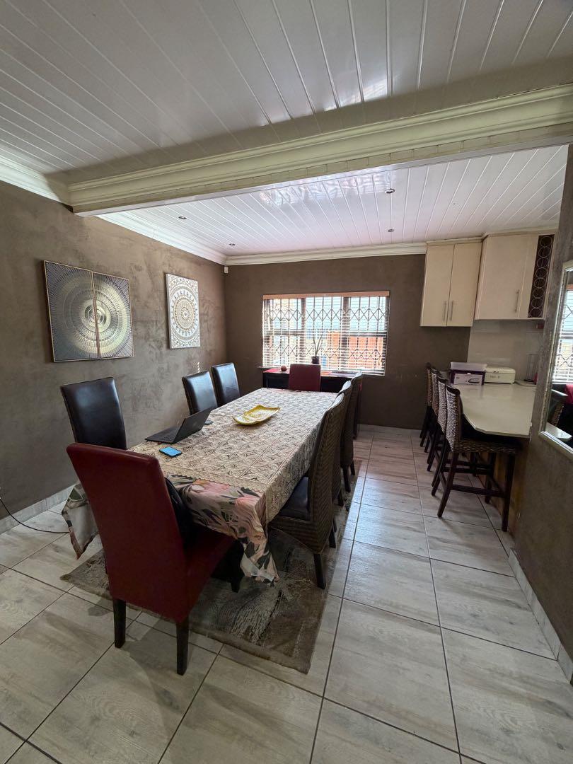 5 Bedroom Property for Sale in Elim Western Cape
